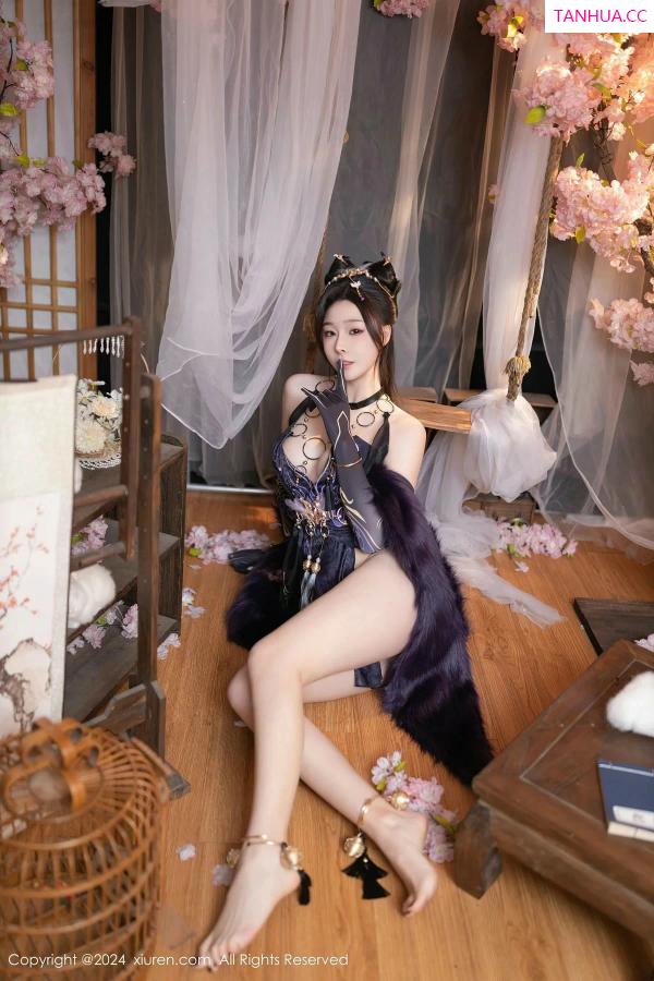 逗逗DouDou  [XiuRen]高清写真图 2024.03.14 No.8232 小逗逗 美腿性感第4张图片